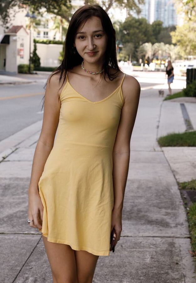 Sexy Babe Carmen