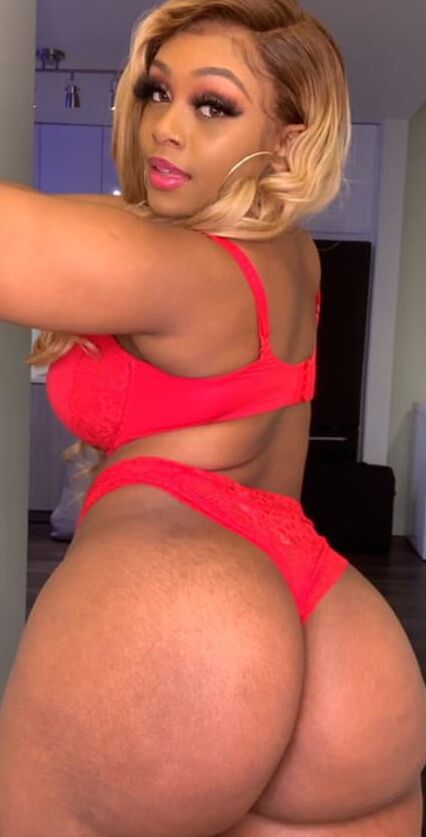 Ebony blonde big ass