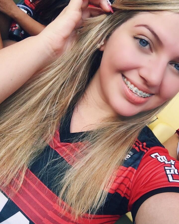 Gordinha branca peituda