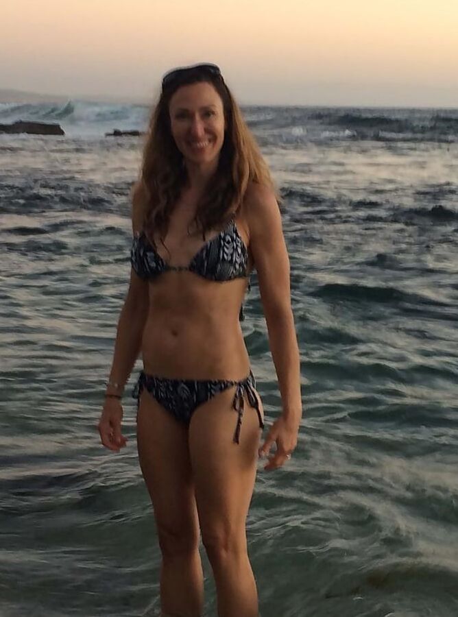 Amateur Milf This Firm Body Librarian From Chicago