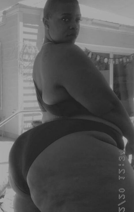 Mega chunky bbw pear emmiii