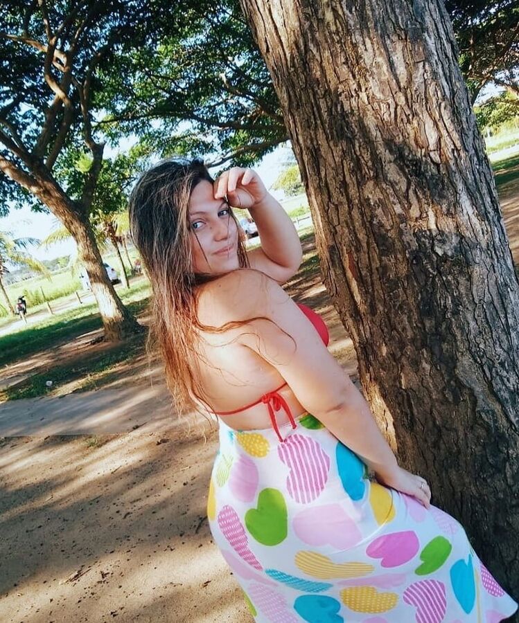 Gordinha branca peituda