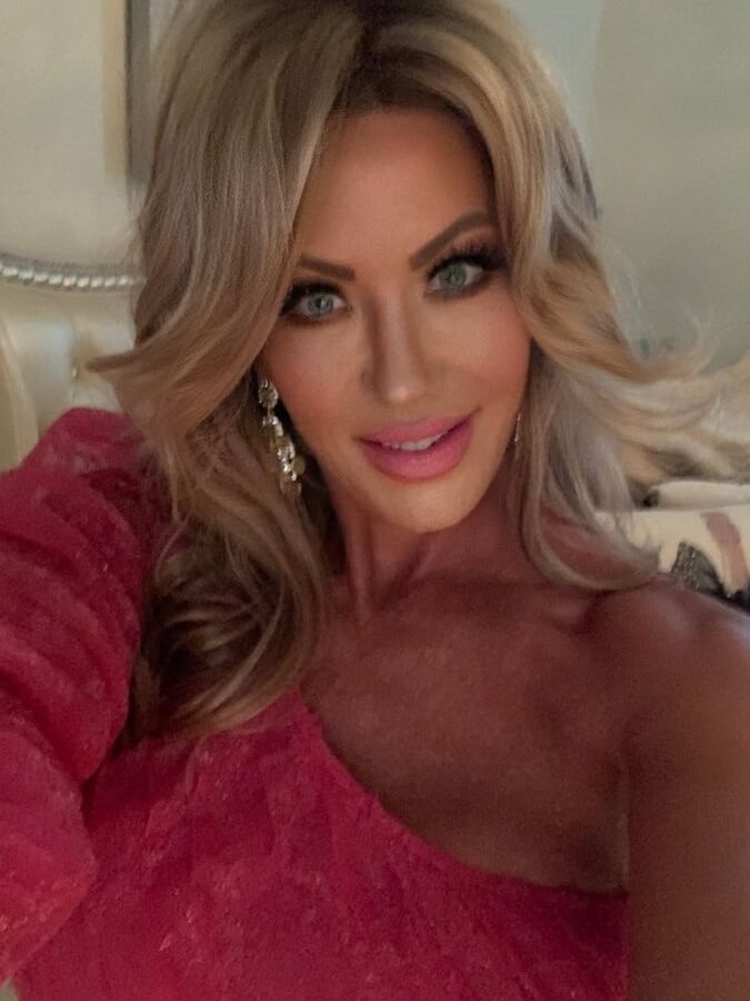 Glamorous Cougar