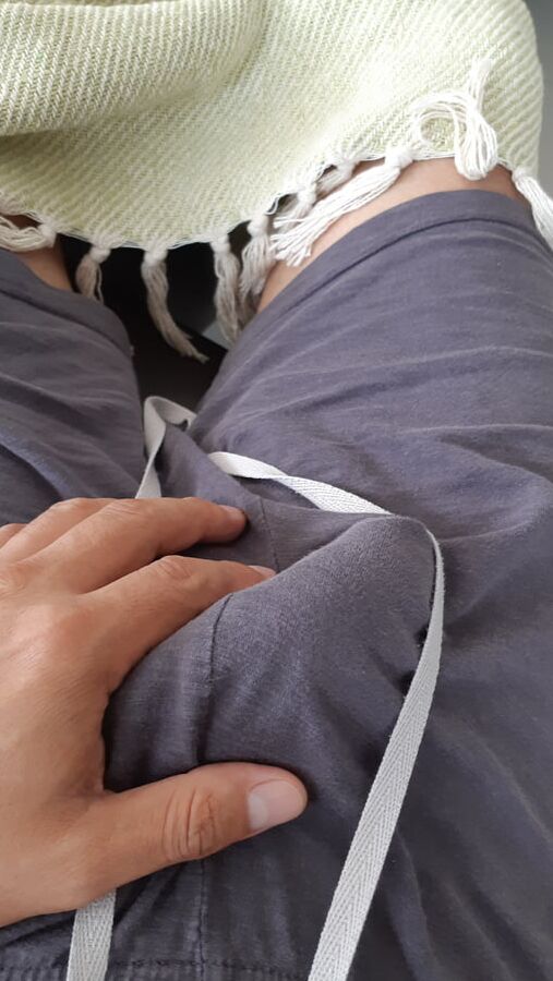 Me agarro el pene
