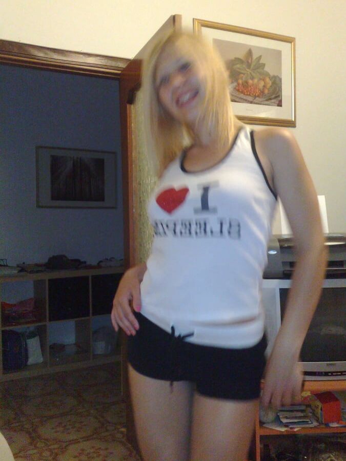Blonde GF Gets Exposed