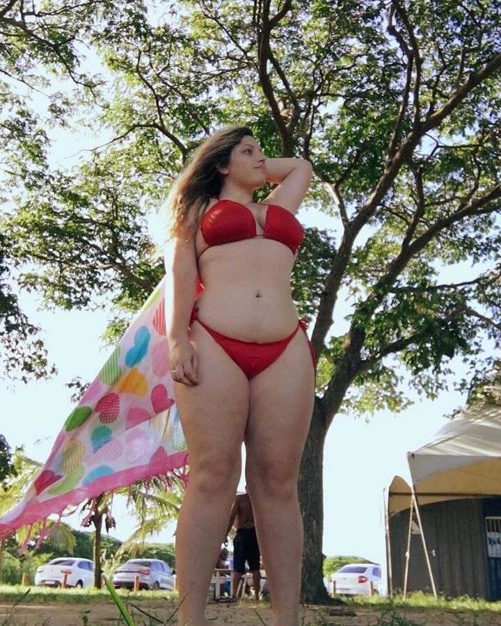 Gordinha branca peituda