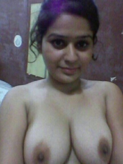 indian girl nude topless selfies leaked
