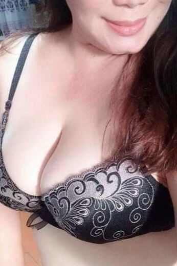 Ibu besar di rumah