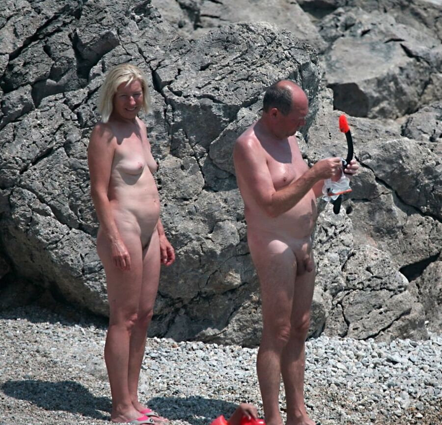 NUDE COUPLES