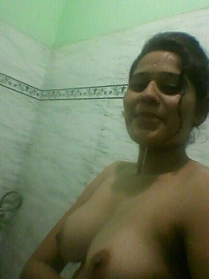 indian girl nude topless selfies leaked