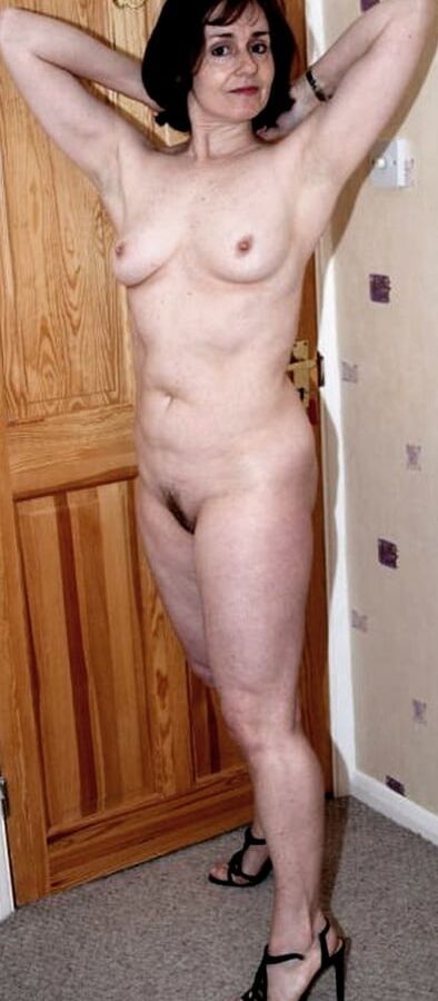 Naked Wives