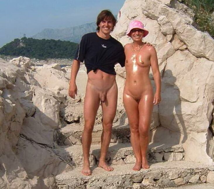 Beach flashing