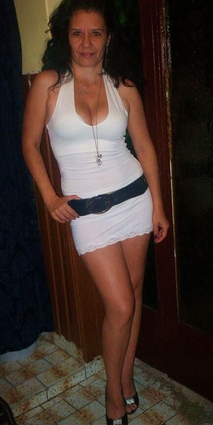 Jenny, sexy mom over