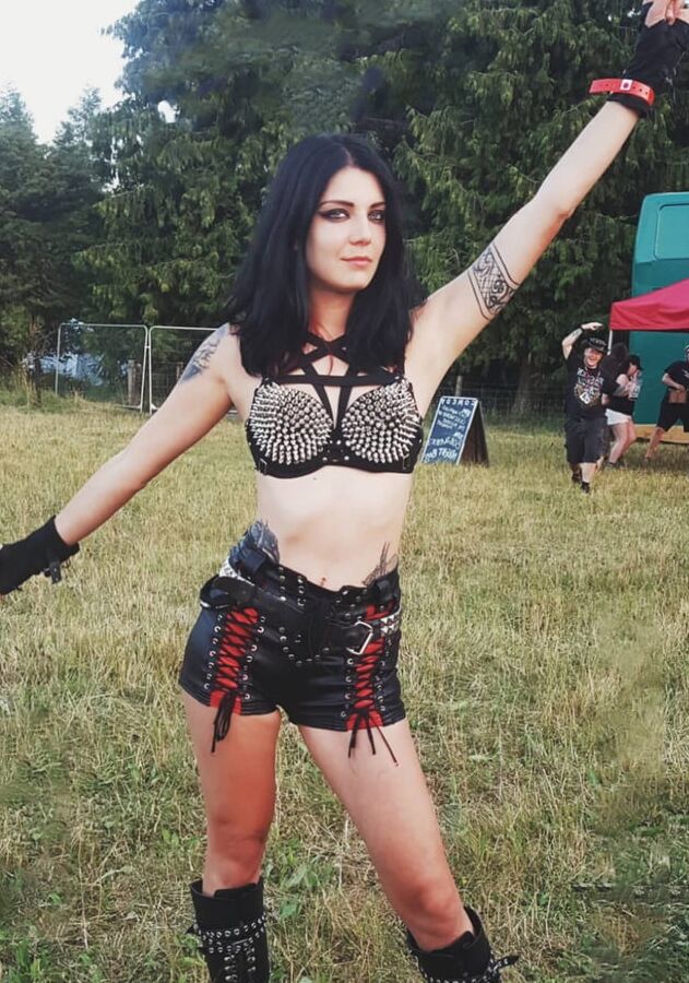 Metal Girls Like It Hard