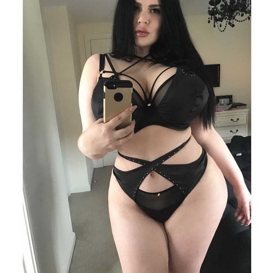 Fleshy curvy bikinis babes
