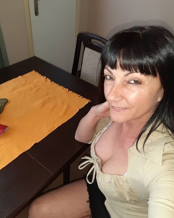 Serbian Milf Sneza