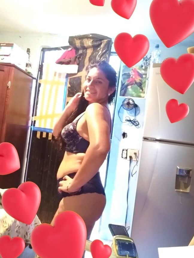 madurita de culiacan coqueta, morenita y de buen cuerpo