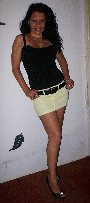 Jenny, sexy mom over