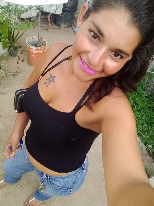 madurita de culiacan coqueta, morenita y de buen cuerpo