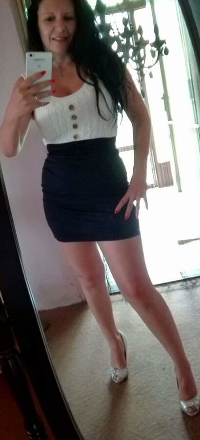 Jenny, sexy mom over