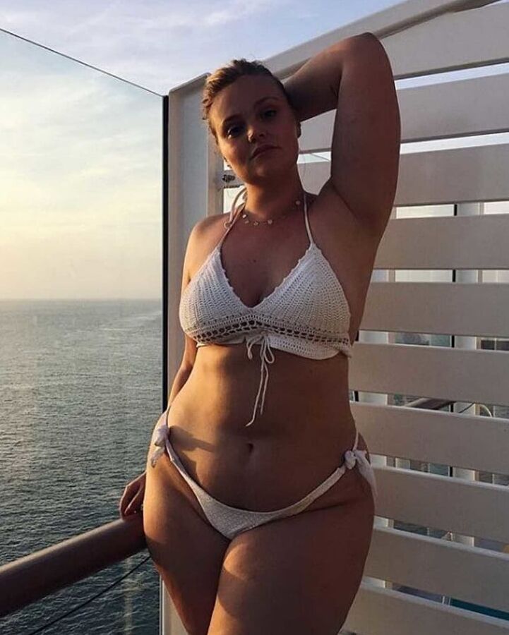 Fleshy curvy bikinis babes