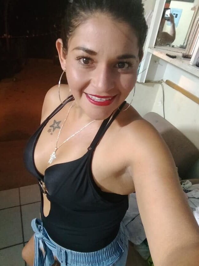 madurita de culiacan coqueta, morenita y de buen cuerpo
