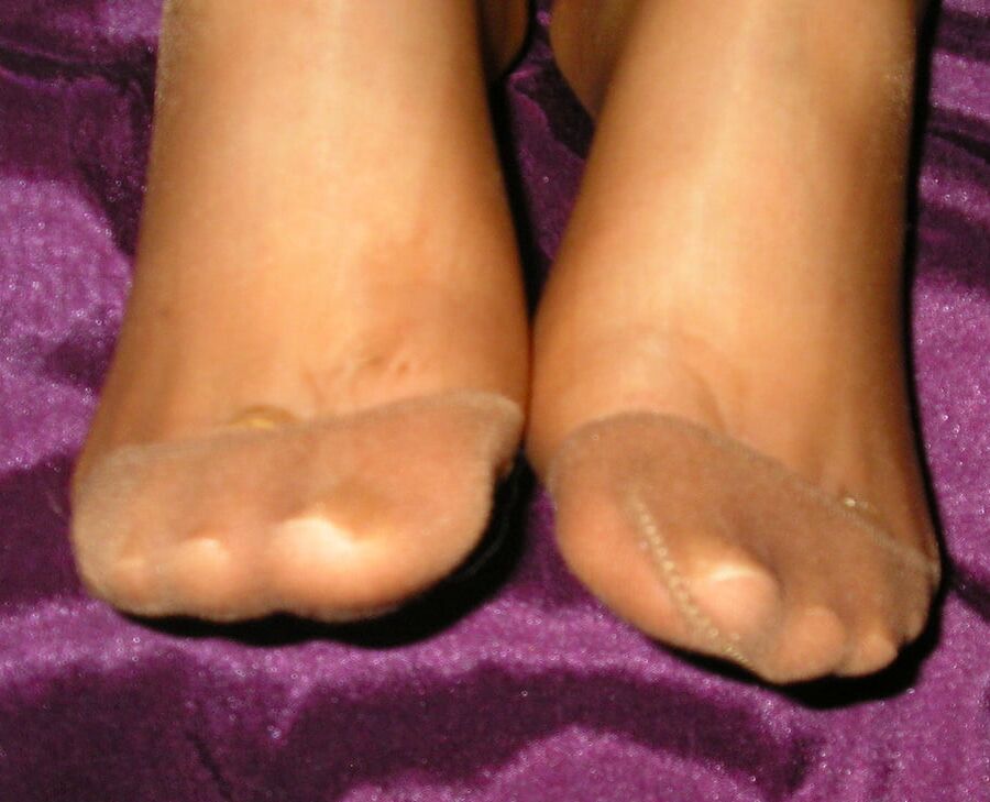 My girlfriend wearin gloss chocolate tights pantyhose
