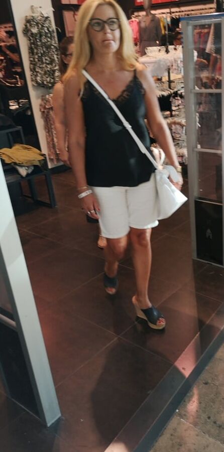 Italian mom milf high heels mamme italiane troie