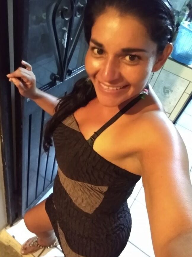 madurita de culiacan coqueta, morenita y de buen cuerpo