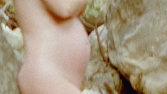 Katy Perry nude on her latest clip Daisies