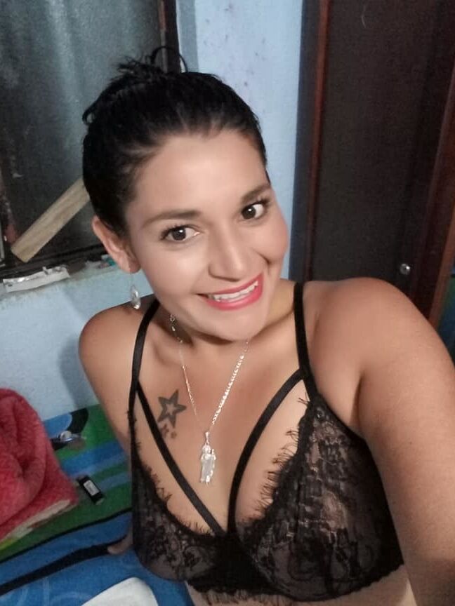 madurita de culiacan coqueta, morenita y de buen cuerpo