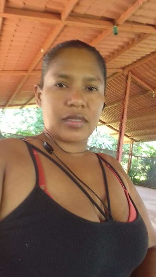 Morena nalgona