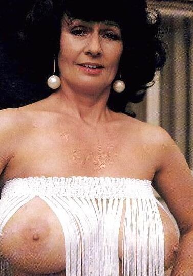 Pat Wynn milf vintage