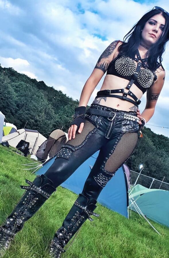Metal Girls Like It Hard