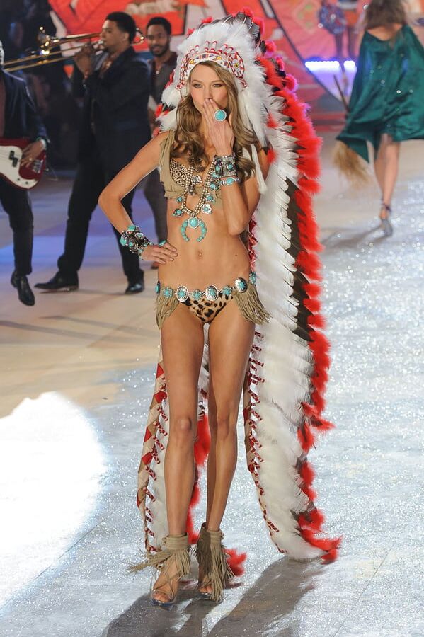 Sexy Karlie - VS Runway