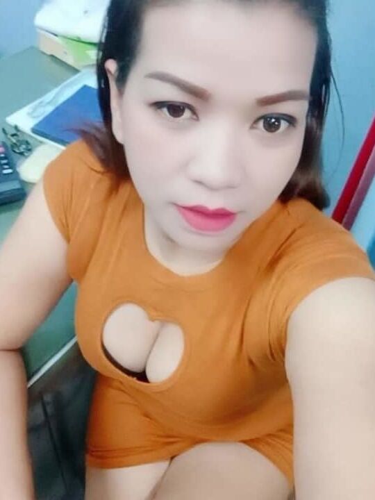 Big tits girls.