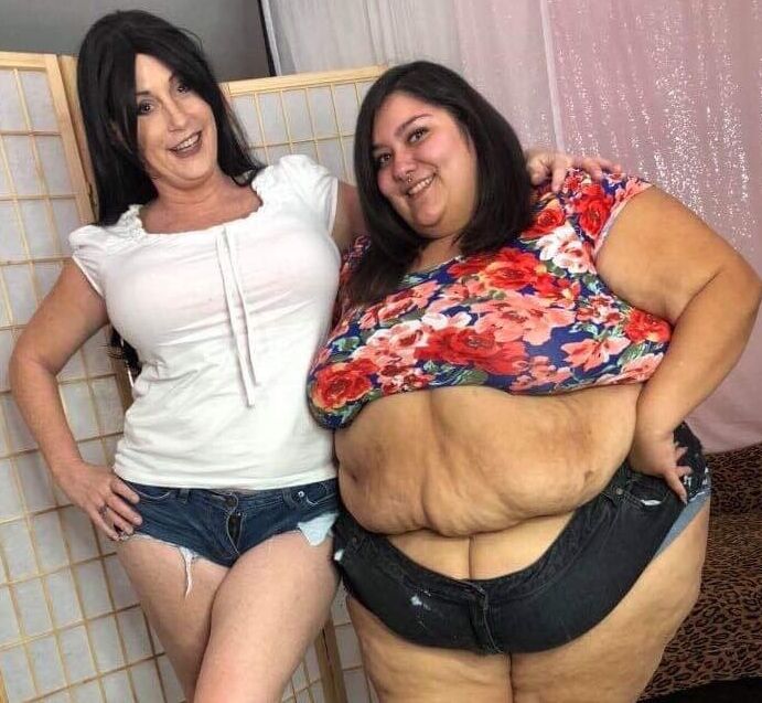 Fat Chicks With Skinny Friends