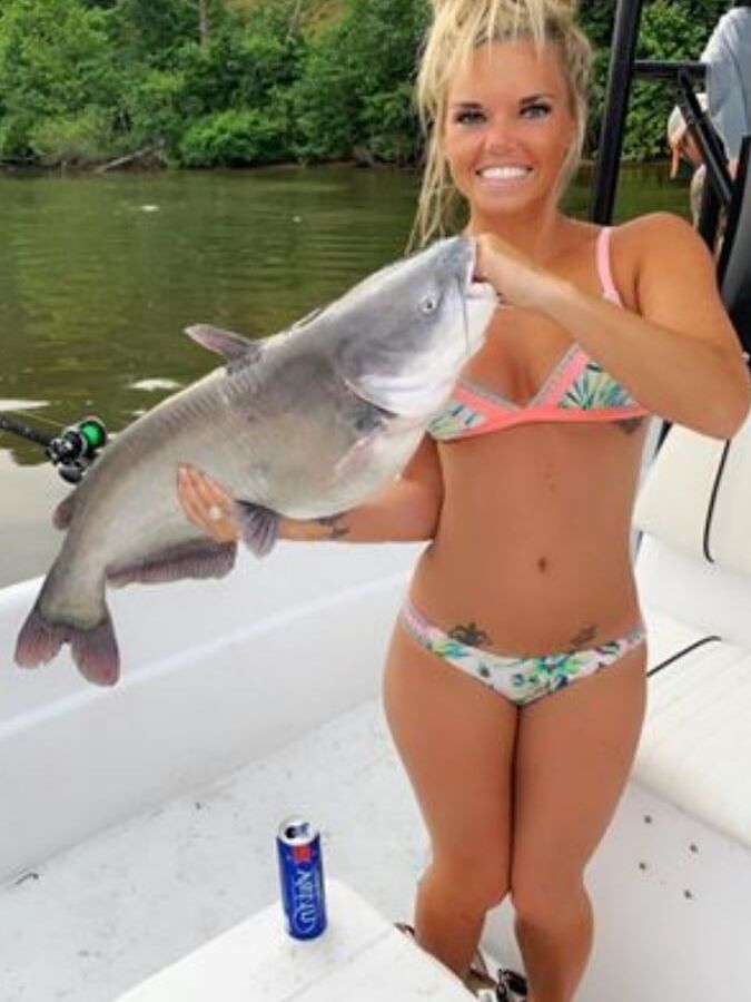 Nothing sexier than a girl who fishes.