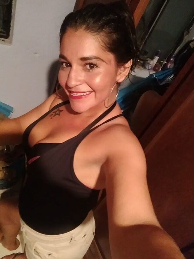 madurita de culiacan coqueta, morenita y de buen cuerpo