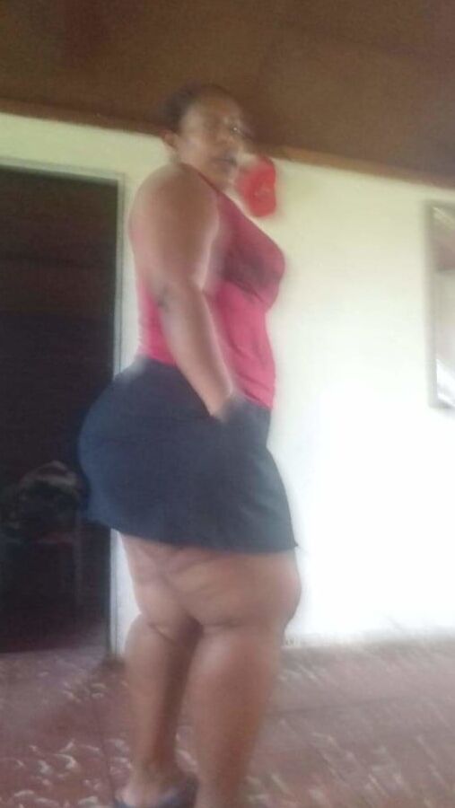 Morena nalgona