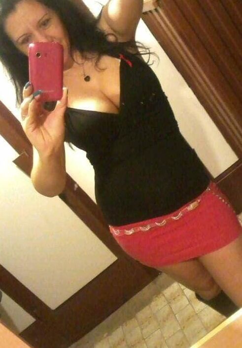 Jenny, sexy mom over