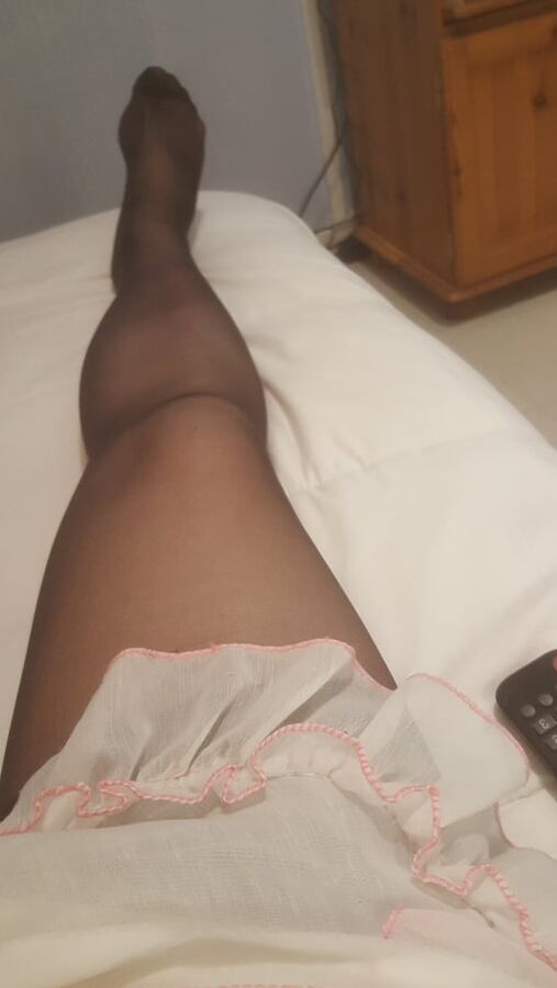 mes collants et ma mini jupe en nylon et volant