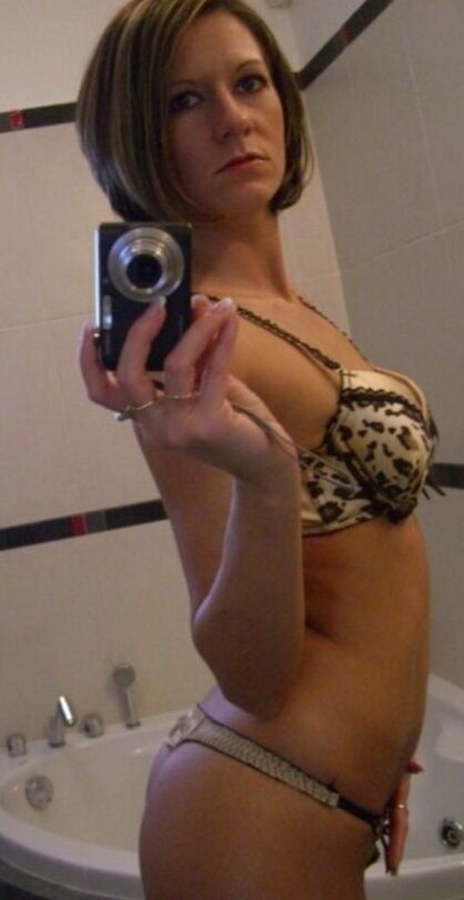Exposed - Mif Shows Tight Body
