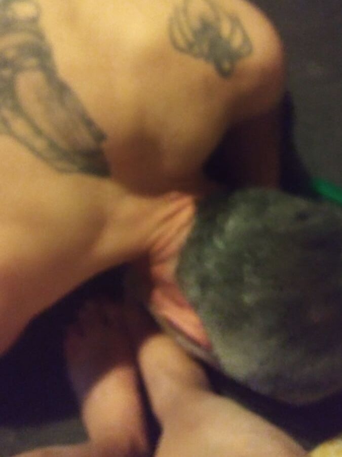 Cuckold slave worshipping his Goddess