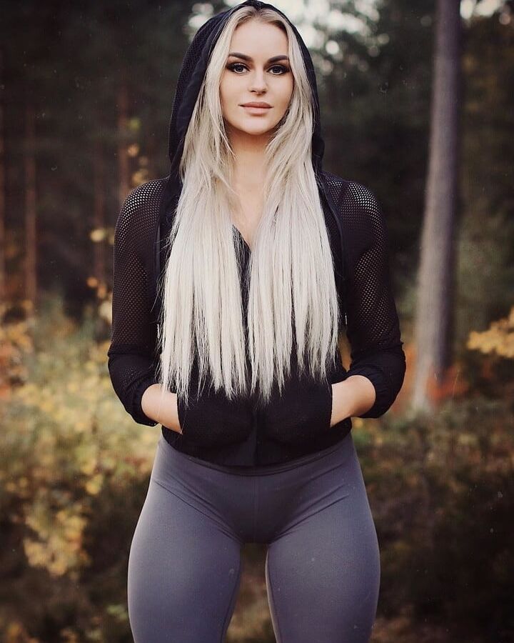 Girls with clothes that makes you hard