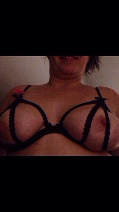 Exposed Whore Maite from Waterloo Belgium