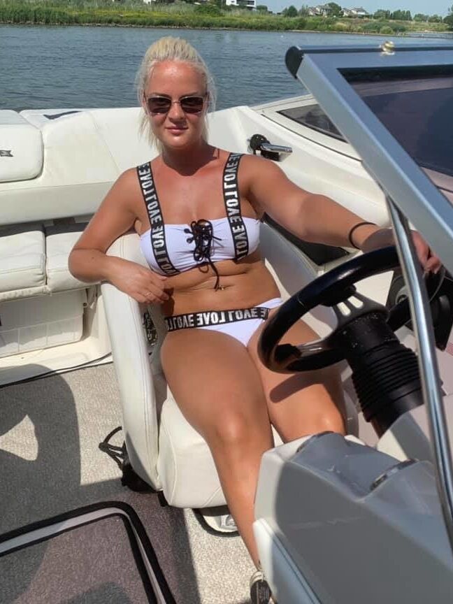 Hot Dutch amateur Laura in bikini and more