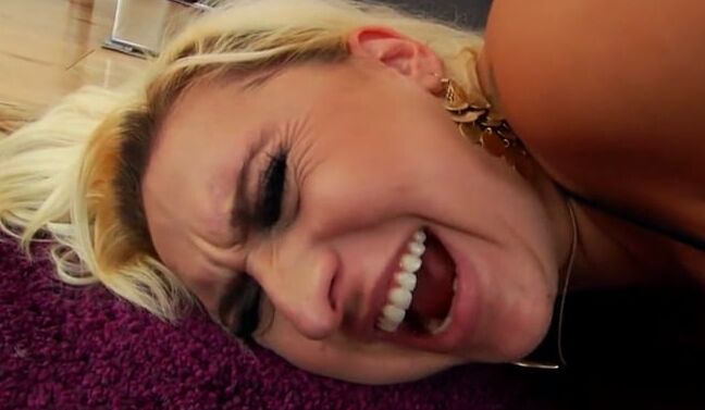 Nina&;s Agony