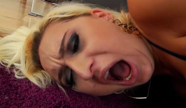 Nina&;s Agony