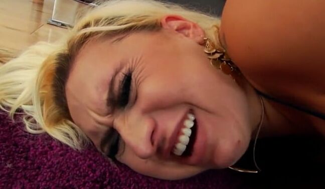 Nina&;s Agony